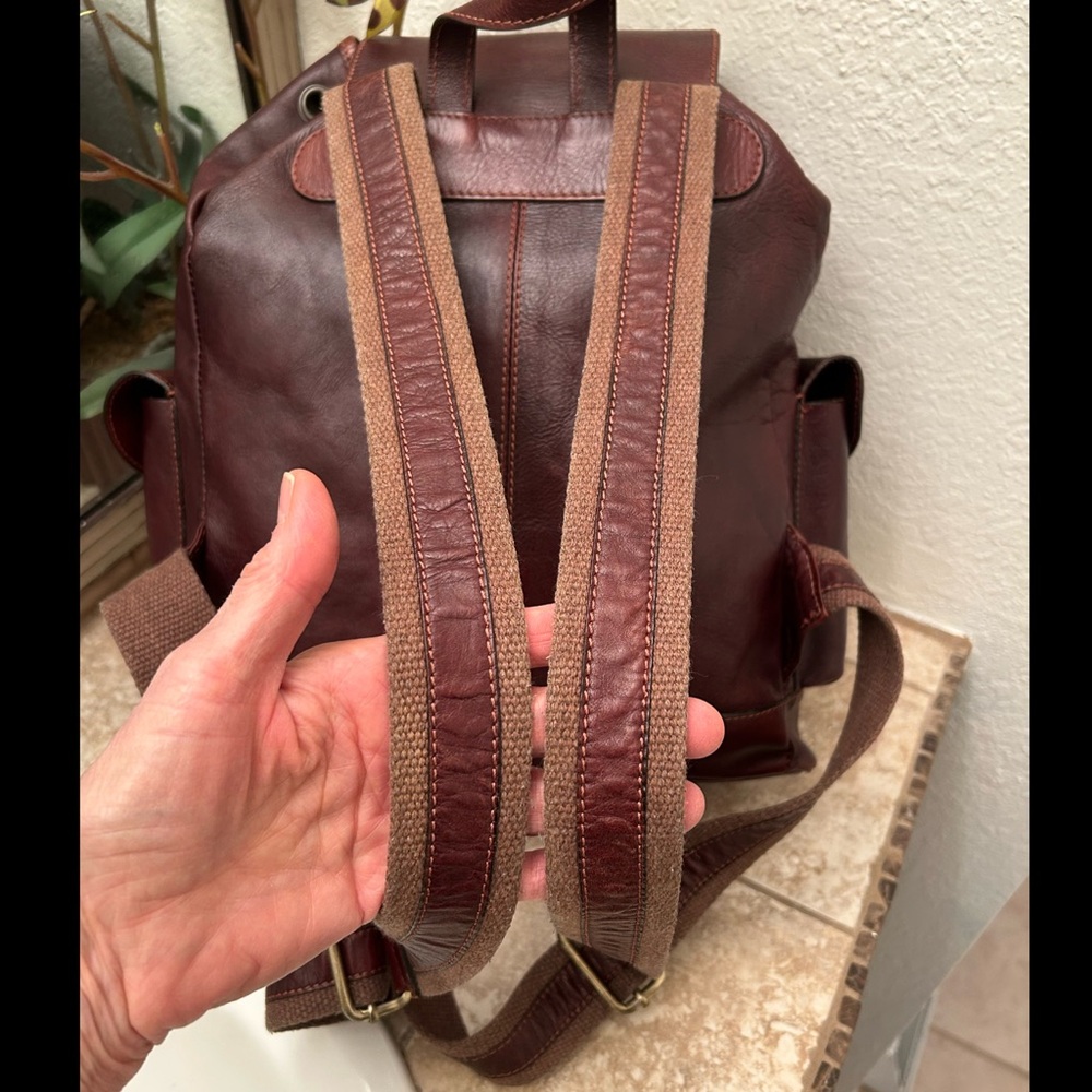 Old Angler Leather Backpack - Picture 9 of 15